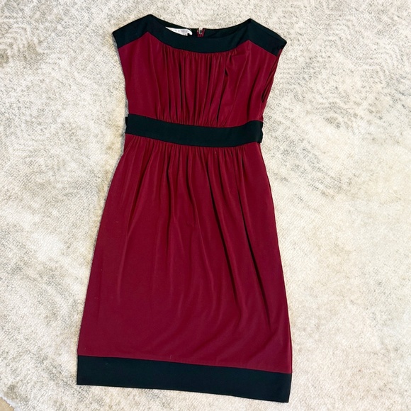 Maggie London stretch knit, dark red and black tie dress with pockets. Size 4. - Picture 1 of 4